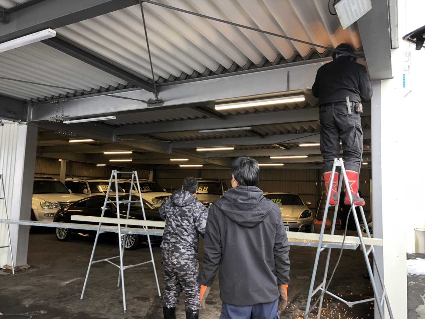 2月12日(水)本店ブログ ☆FJクルーザー4.0カラーパッケージ 4WD☆カスタム多数☆ ランクル ハマー エスカレード_b0127002_19002807.jpg