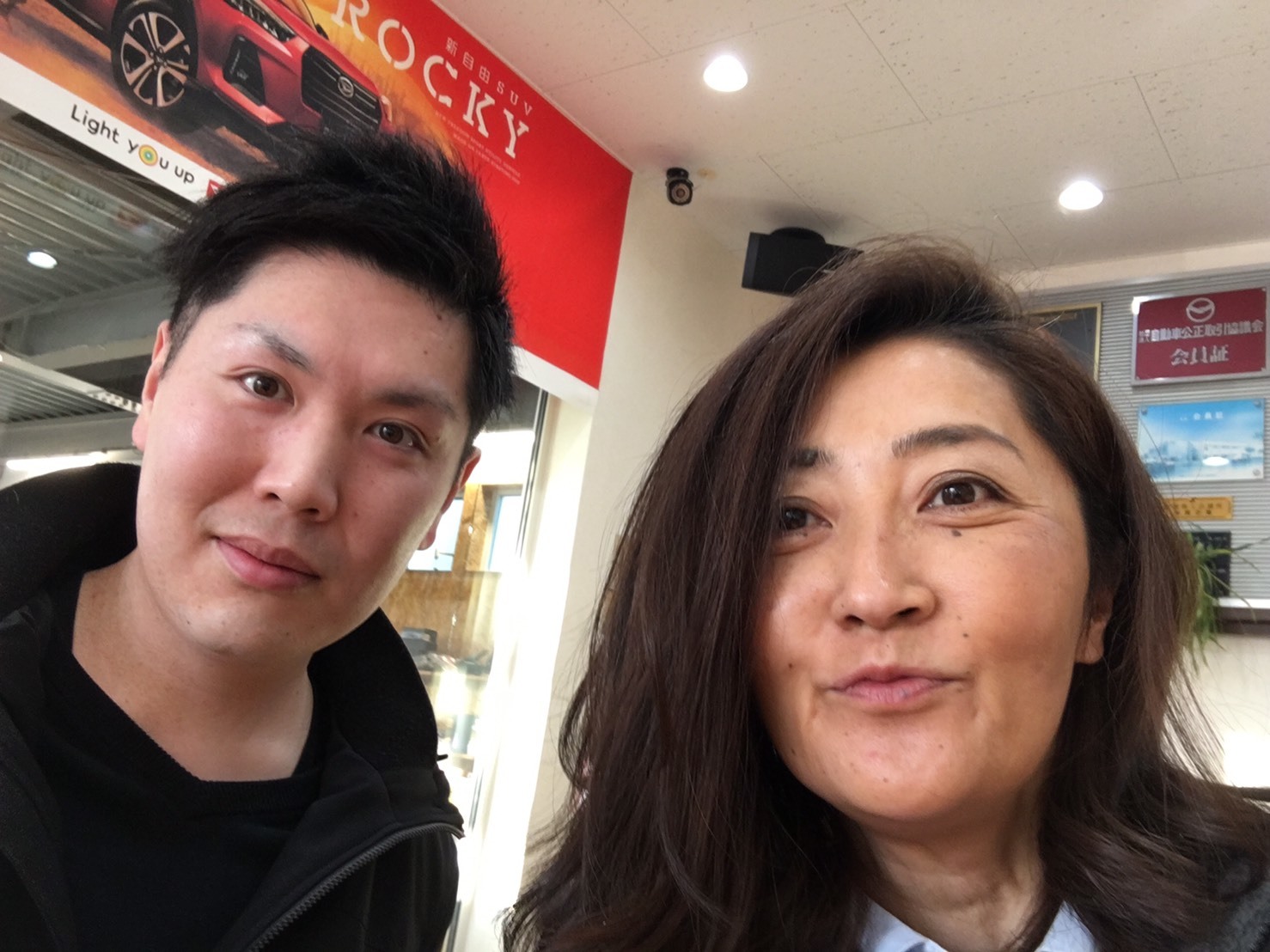 2月12日(水)本店ブログ ☆FJクルーザー4.0カラーパッケージ 4WD☆カスタム多数☆ ランクル ハマー エスカレード_b0127002_19081857.jpg