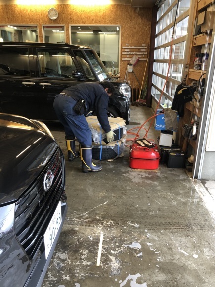 2月12日(水)本店ブログ ☆FJクルーザー4.0カラーパッケージ 4WD☆カスタム多数☆ ランクル ハマー エスカレード_b0127002_19090810.jpg