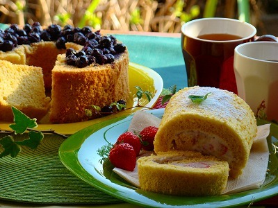 米粉のロールケーキとシフォンケーキ レイコさんの鹿児島スケッチ 米粉のロールケーキとシフォンケーキ レイコさんの鹿児島スケッチ