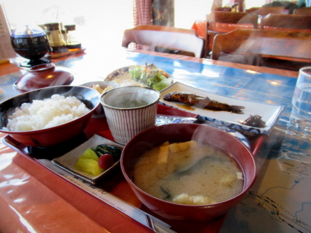 レストラン まるほん 昔ながらの軽井沢駅前の食堂で朝定食 ぴきょログ 軽井沢でぐーたら生活