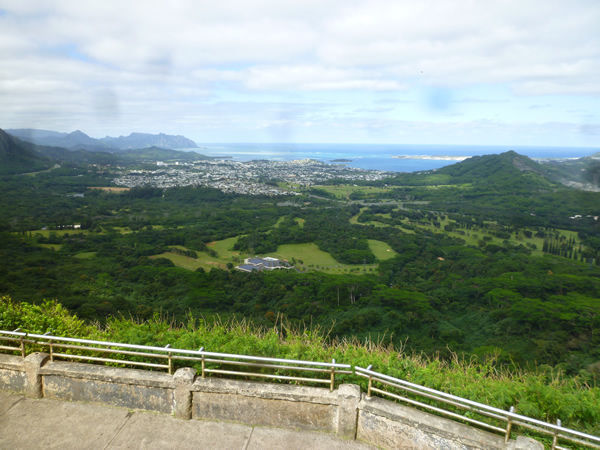 Nuʻuanu Pali Look Out(ヌアヌ・パリ展望台)@ハワイでごはん2016冬_c0152767_12225607.jpg