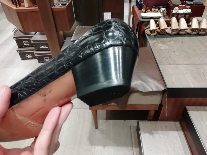 上手い修理の定義 シューケアマイスター靴磨き工房 銀座三越店