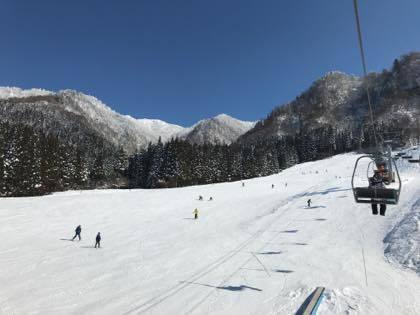 終わったこともあり.......急遽地元若桜氷ノ山スキー場に....._b0194185_18254678.jpg