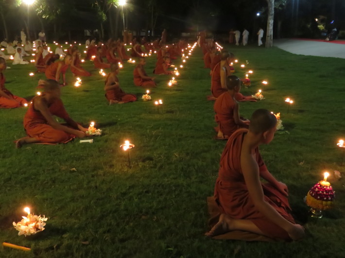 カンボジアの今と仏教文化をたどる旅②☆年末の大瞑想会とお寺泊_e0408534_23241211.jpg