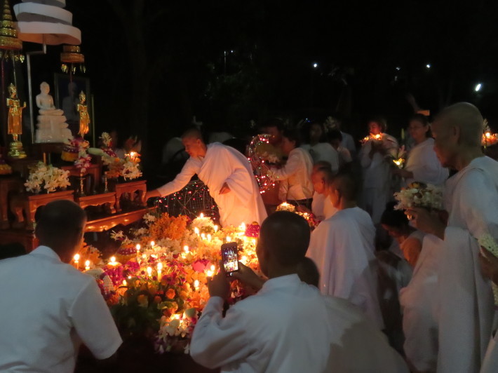 カンボジアの今と仏教文化をたどる旅②☆年末の大瞑想会とお寺泊_e0408534_23252096.jpg