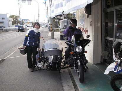 BMW R90/6+バイワーゲン サイドブレーキとアールズフォーク_e0218639_10394694.jpg
