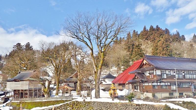 大祭会場へ雪が運び込まれています_c0336902_19194672.jpg