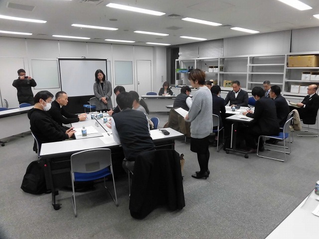 企業、学校、地域、それぞれがウインウインになる切り札? 中小企業振興会議のキャリア教育懇話会_f0141310_06415291.jpg