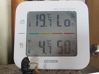 今日も暖かくプラスの気温_b0405523_11135337.jpg
