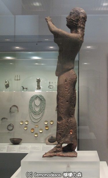 サモス島出土のフルート奏者の像 アテネ国立考古学博物館_c0010496_01232525.jpg