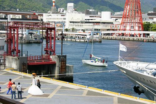 あのとき神戸にこんなものがあった! 高浜旅客ターミナル可動橋1991年~2012年_b0051598_21563882.jpg