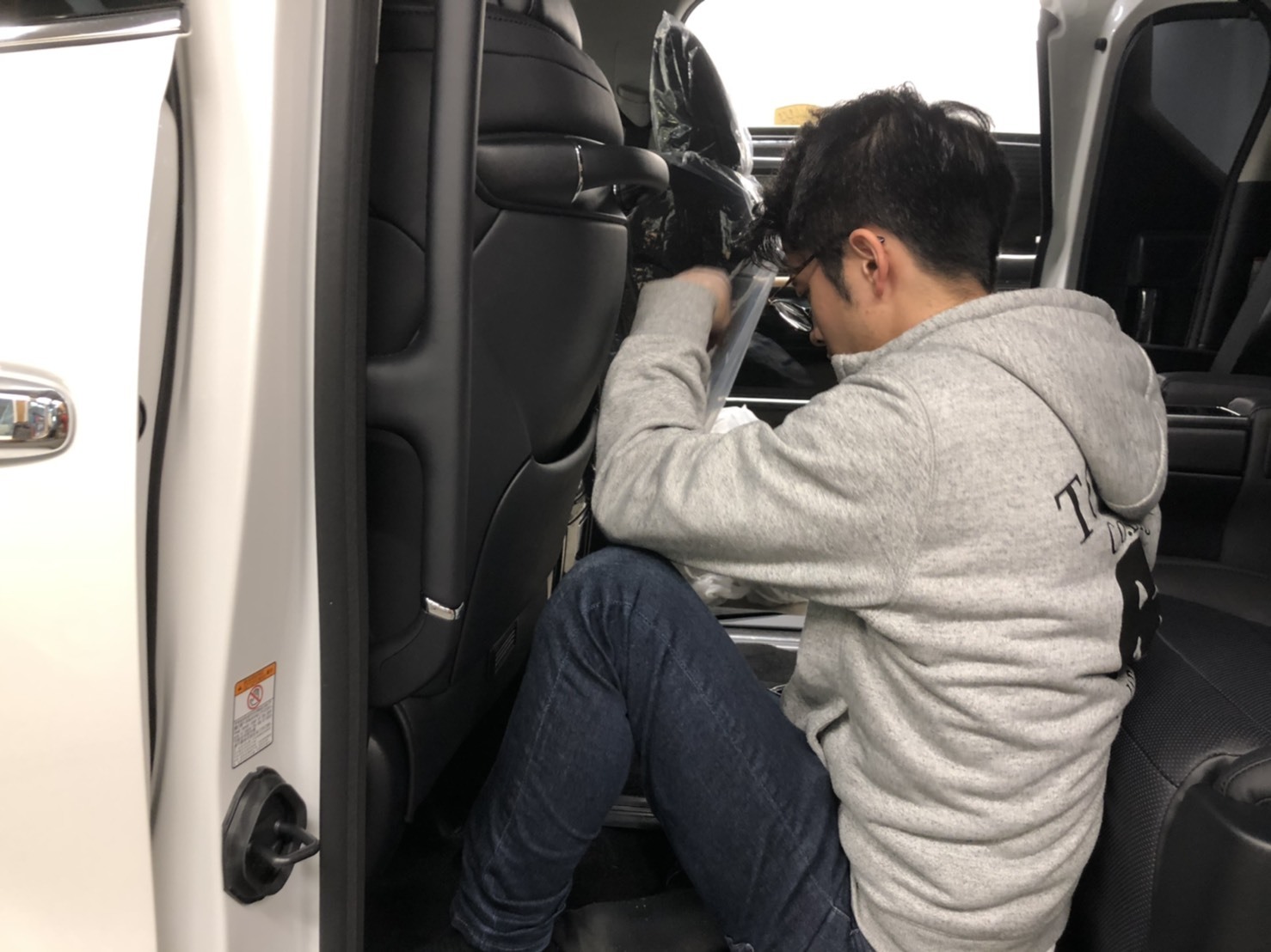 2月16日(日)🌟エスカレード新車並行あります!!ランクル ハマー ハイエース♡TOMMY♡_b0127002_16383916.jpg