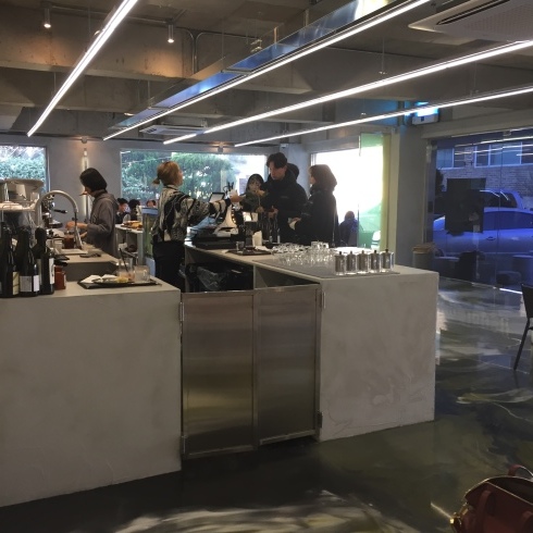 ソウル旅行 8 雰囲気のいいカフェでミルフィーユ「ESCAVE」カロスキル_f0054260_12003918.jpg