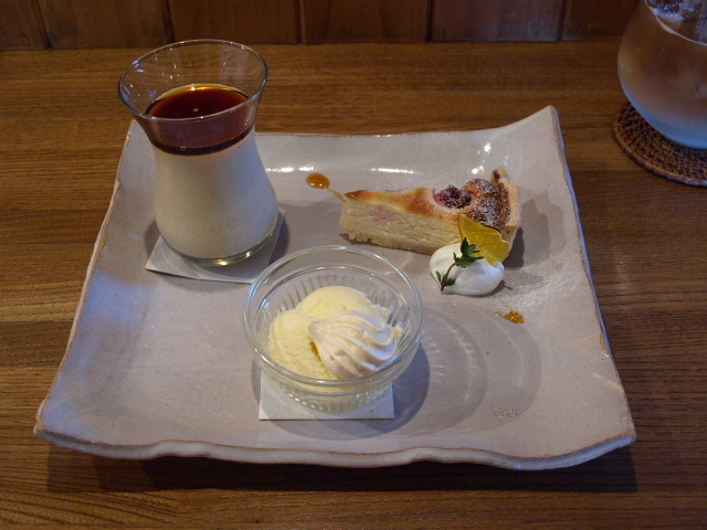 KANADE その7 (ひき肉とお豆のチリトマトごはんプレート 他)_d0153062_10333200.jpg