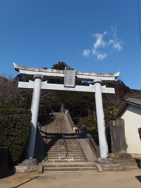 ついに猿田神社へ。森の力と、独特で不思議な世界・・・ (2/11)_b0006870_7383884.jpg
