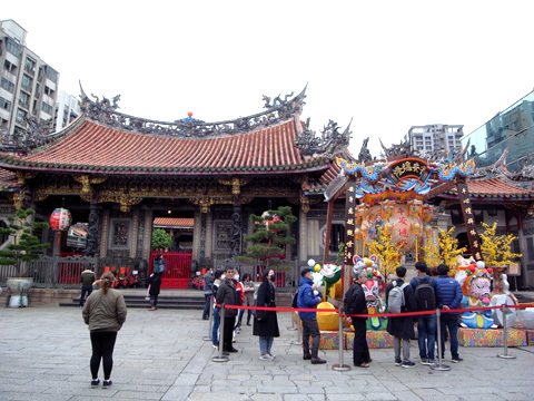 台湾訪問録(3)~お寺回り_b0145843_00011383.jpg