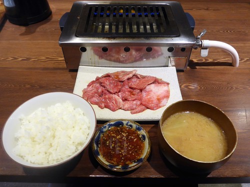 新宿御苑前「焼肉 うしかね」へ行く。_f0232060_11245463.jpg