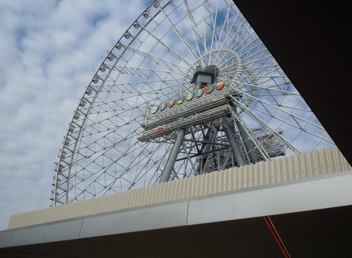 太陽の塔を見て昔を懐かしむ_b0102572_09571256.jpg