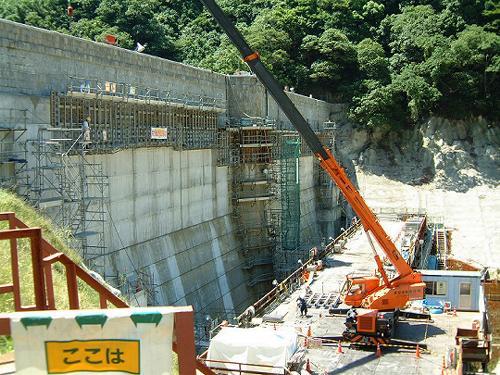 あのとき神戸にこんなものがあった!布引ダムの改修工事2001年~2005年_b0051598_21320970.jpg