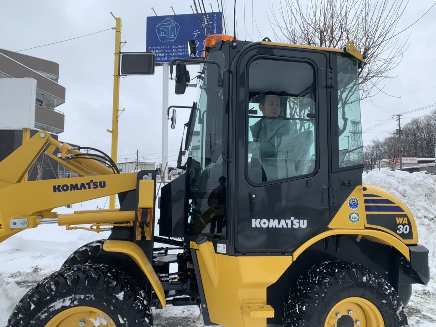 2月18日(火)TOMMYBASEブログ☆レクサス・LS460充実してます!スバル限定車♪自社ローン全国対応!_b0127002_15015065.jpg