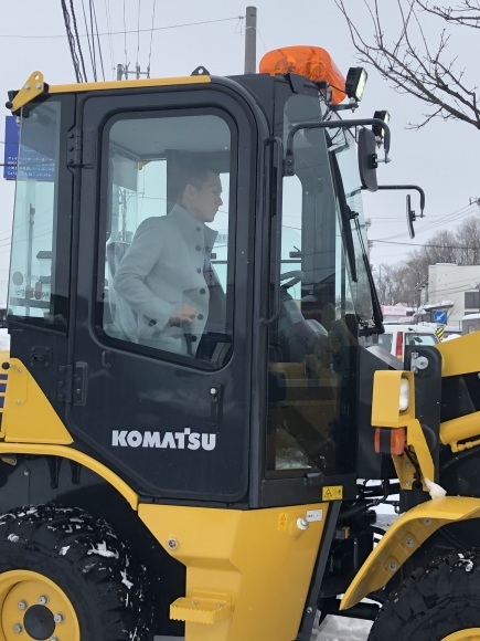 2月18日(火)ランドクルーザー200 4.6ZX 4WD BRANEWフルエアロ 有ります!!ランクル ハマー エスカレードならTOMMY_b0127002_18222584.jpg