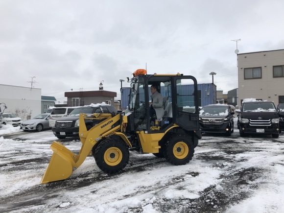 2月18日(火)ランドクルーザー200 4.6ZX 4WD BRANEWフルエアロ 有ります!!ランクル ハマー エスカレードならTOMMY_b0127002_18223786.jpg