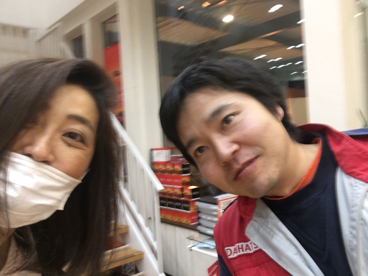2月18日(火)ランドクルーザー200 4.6ZX 4WD BRANEWフルエアロ 有ります!!ランクル ハマー エスカレードならTOMMY_b0127002_19045274.jpg