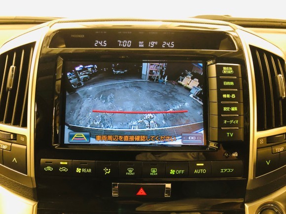 2月18日(火)ランドクルーザー200 4.6ZX 4WD BRANEWフルエアロ 有ります!!ランクル ハマー エスカレードならTOMMY_b0127002_19381942.jpg