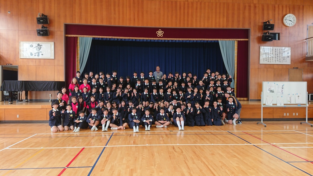 愛大付属小学校の水引教室_e0181051_22015150.jpg
