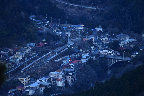 木造駅舎47・夕暮れの御嶽駅_f0173596_11270325.jpg