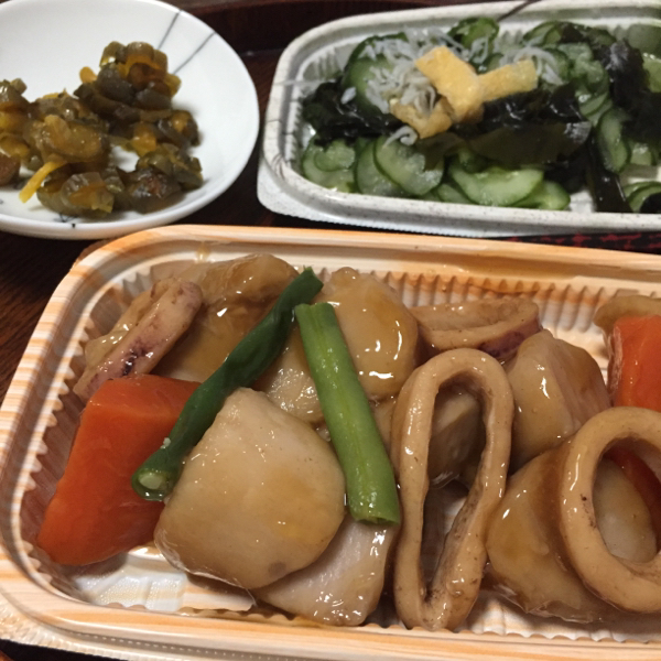 17日 イカと里芋の煮物と酢の物_a0352897_09465112.jpg