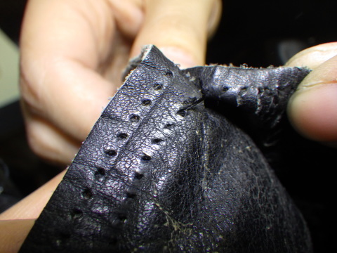  ビンテージレザージャケットの経年劣化する綿糸リペア_a0098324_18405034.jpg