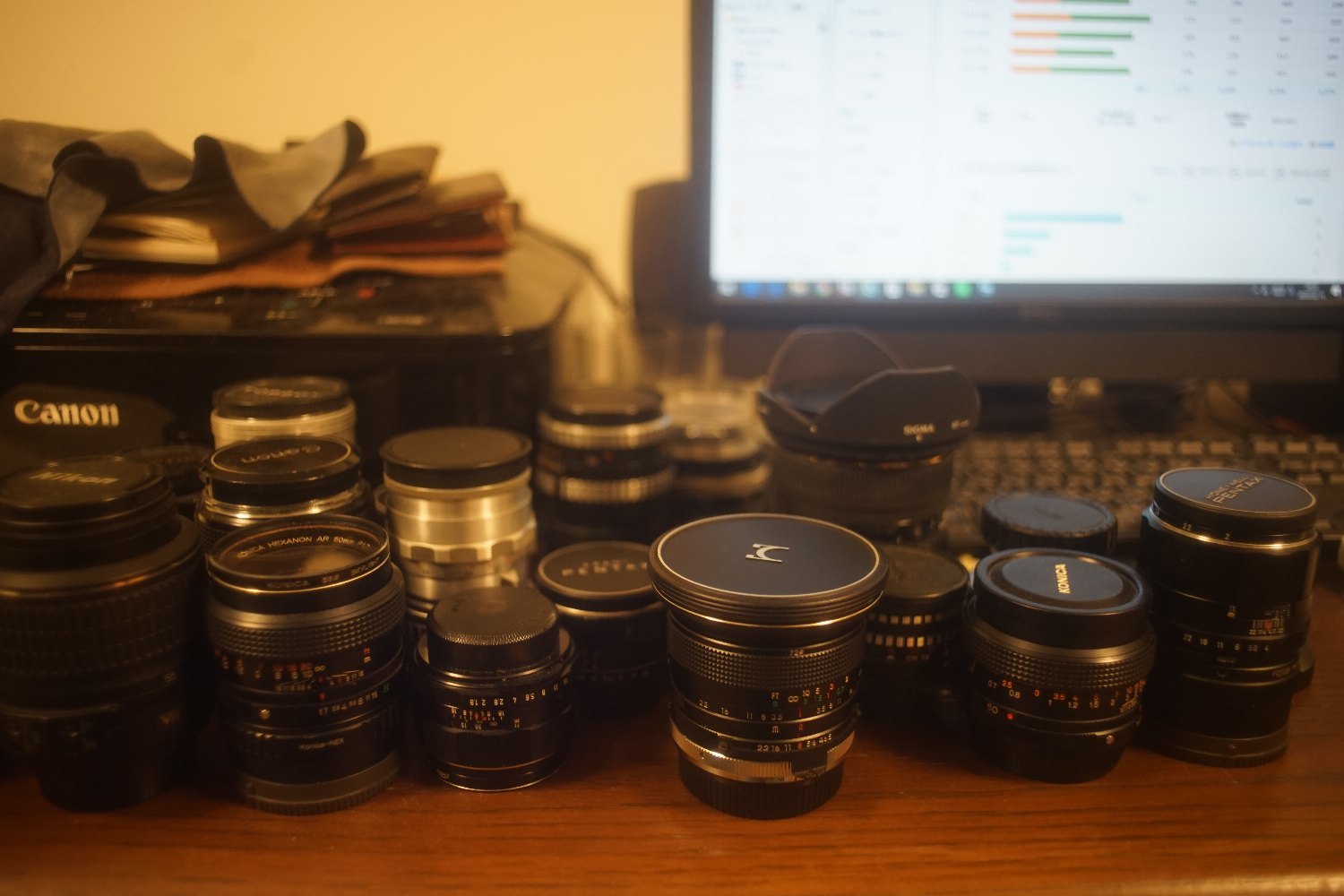タムロン 28mm F2.5 で カメラを撮る_b0069128_13372840.jpg