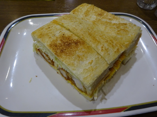 奥さんの名古屋 ~ エビフライサンド_b0405262_20231003.jpg