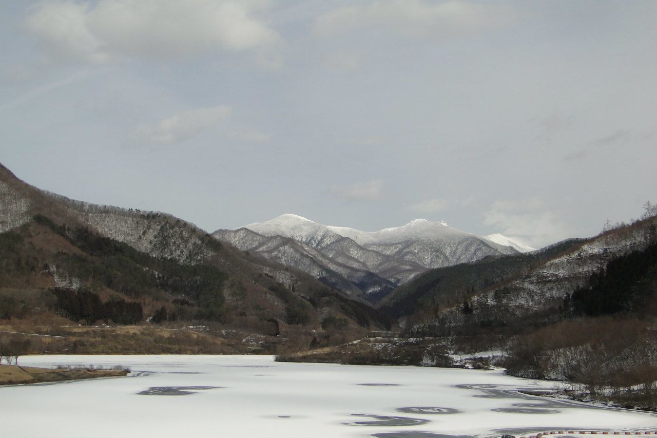 【番外編】早池峰ダムから望む早池峰山塊_c0158112_21312772.jpg