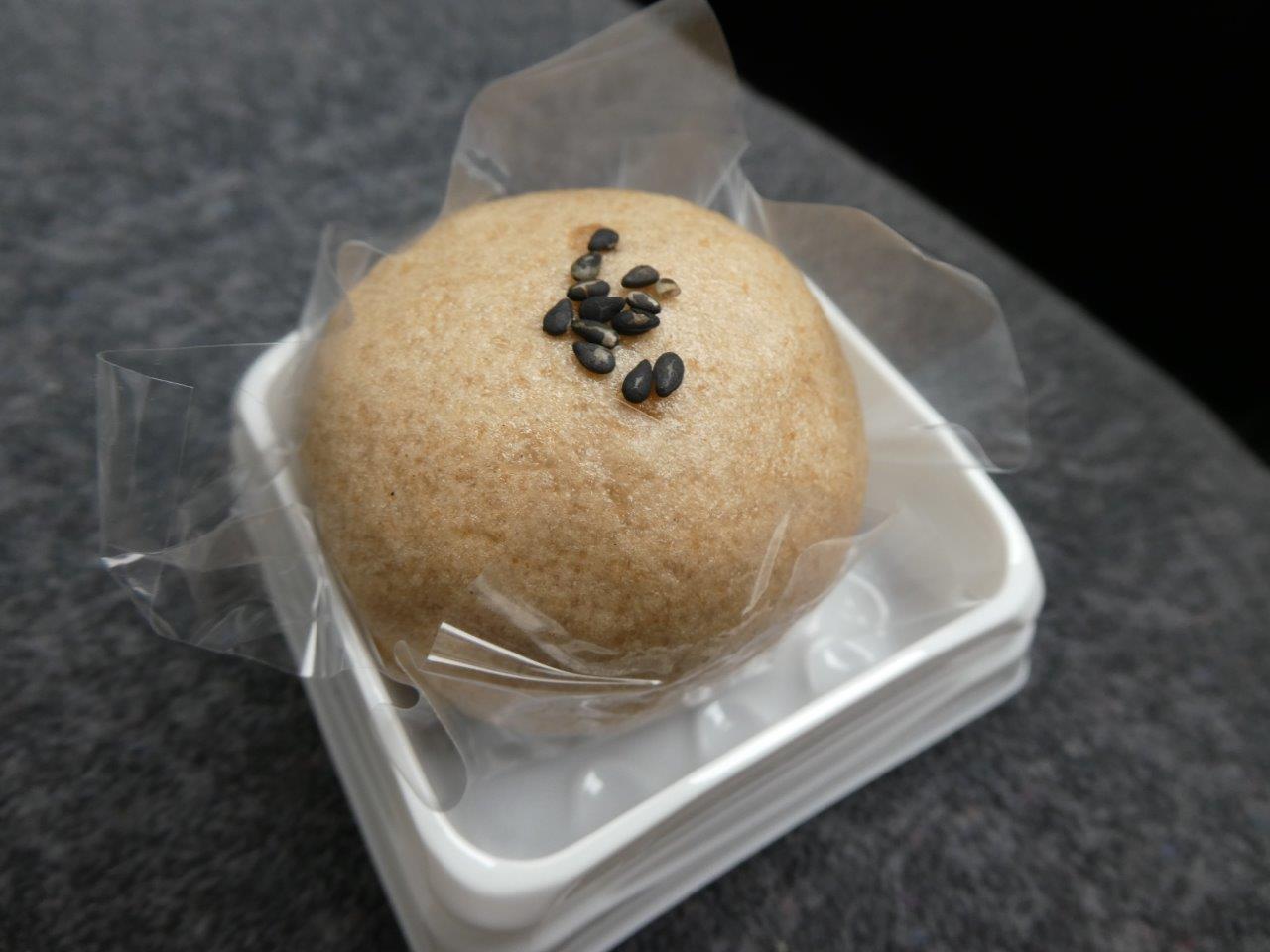 京都 くりや 　玄米饅頭_d0106134_21541487.jpg