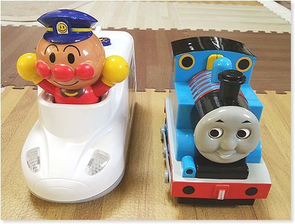 トーマスとアンパンマン号 番犬ハナとmix犬サクのおさんぽ毎日