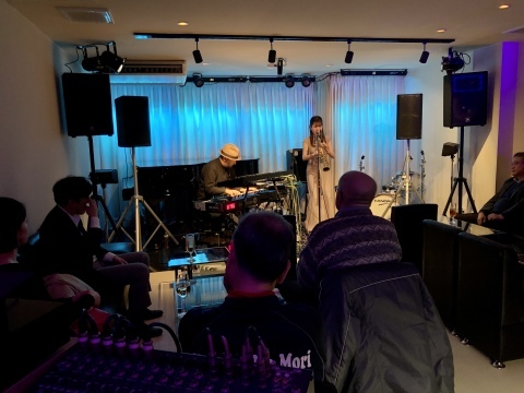 広島 Jazzlive Cominジャズライブカミン 本日土曜日のライブ_b0115606_12191414.jpeg