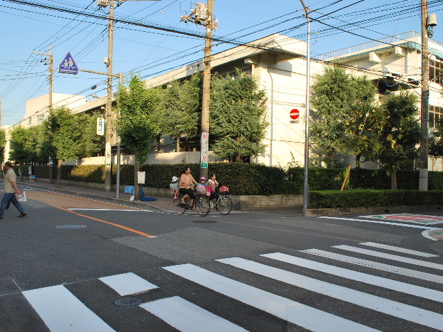 埼玉県戸田市立戸田第二小学校(建築家・関根要太郎作品研究)_f0142606_15442474.jpg