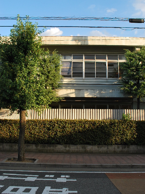 埼玉県戸田市立戸田第二小学校(建築家・関根要太郎作品研究)_f0142606_15455324.jpg