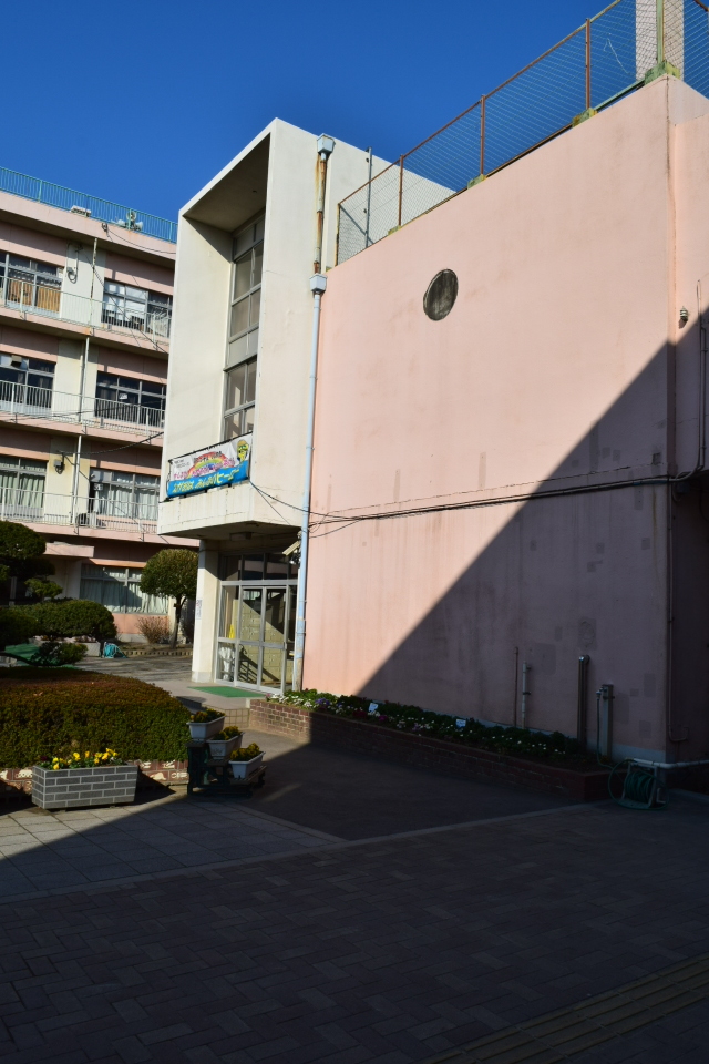 埼玉県戸田市立戸田第二小学校(建築家・関根要太郎作品研究)_f0142606_15562765.jpg
