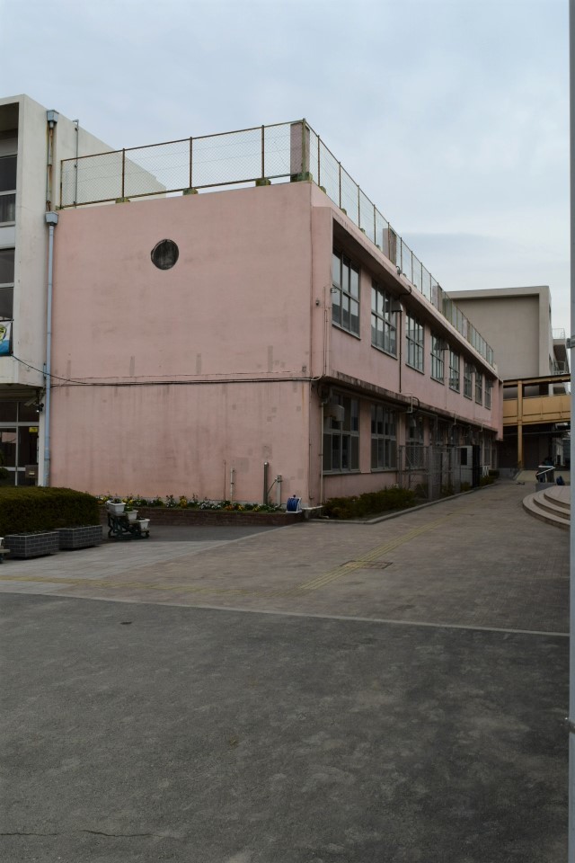 埼玉県戸田市立戸田第二小学校(建築家・関根要太郎作品研究)_f0142606_16382055.jpg