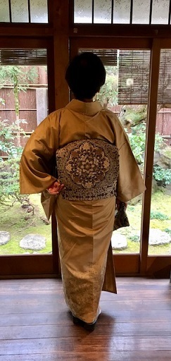 新年会・素敵な訪問着に夾纈(きょうけち)刺繍帯・猫の日_f0181251_15565298.jpg