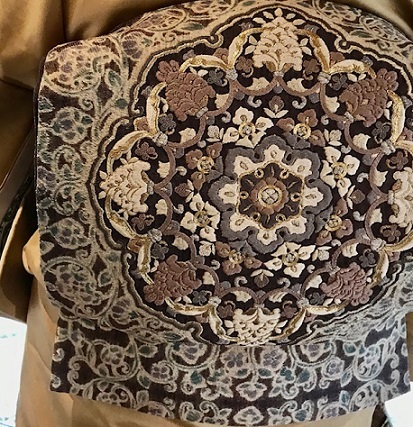 新年会・素敵な訪問着に夾纈(きょうけち)刺繍帯・猫の日_f0181251_15580892.jpg