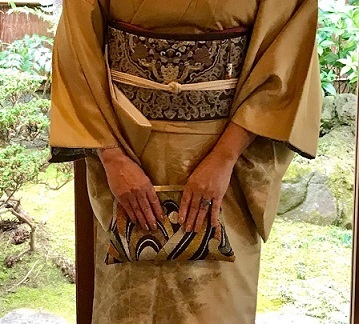 新年会・素敵な訪問着に夾纈(きょうけち)刺繍帯・猫の日_f0181251_16185471.jpg