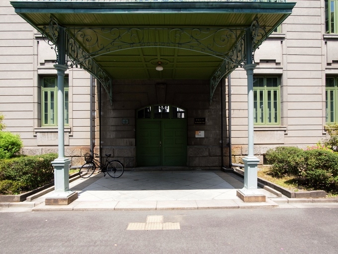 京都大学文学部陳列館_f0116479_14395052.jpg