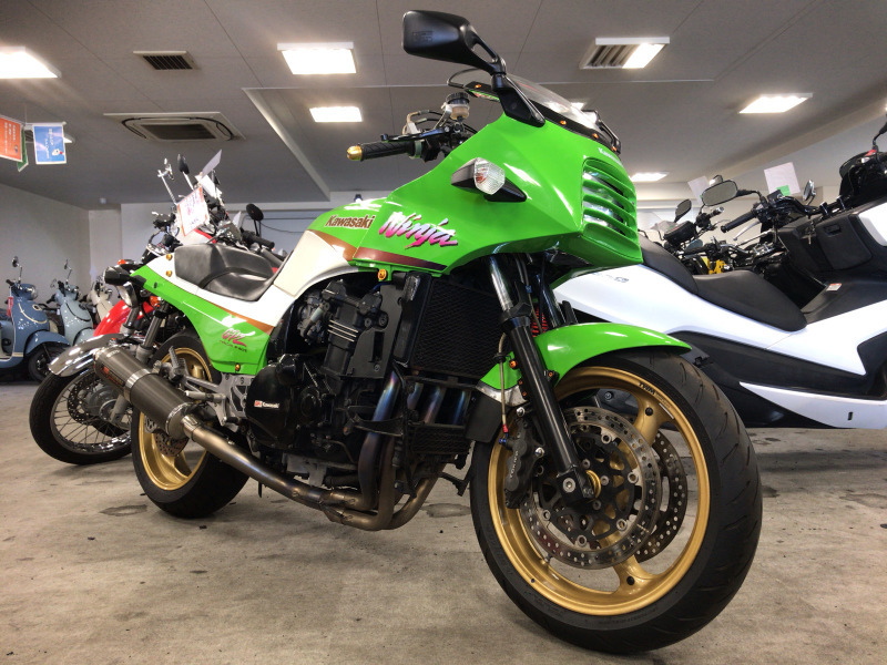 国内最終モデル GPZ900R 在庫あります!_e0185939_13285827.jpeg