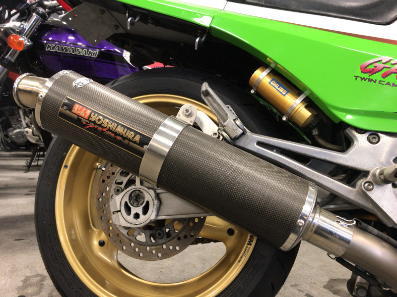 国内最終モデル GPZ900R 在庫あります!_e0185939_13293912.jpeg