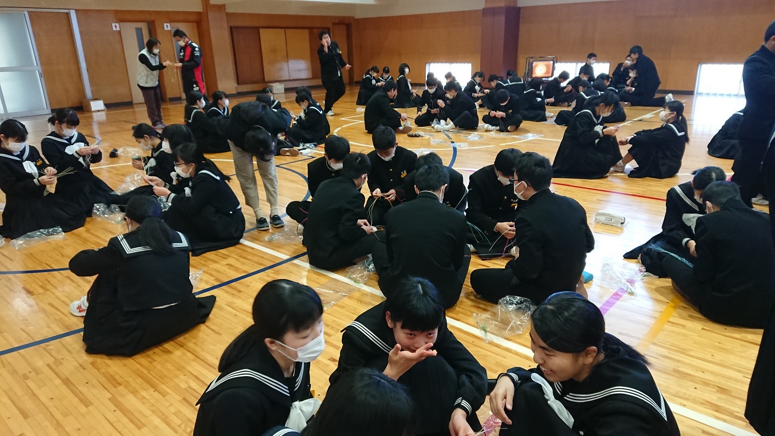 川之江南中の卒業式コサージュ_e0181051_11300450.jpg